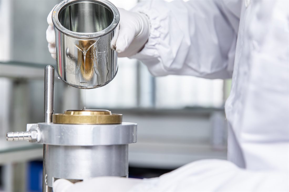 Industrial chemical viscosity testing in a laboratory